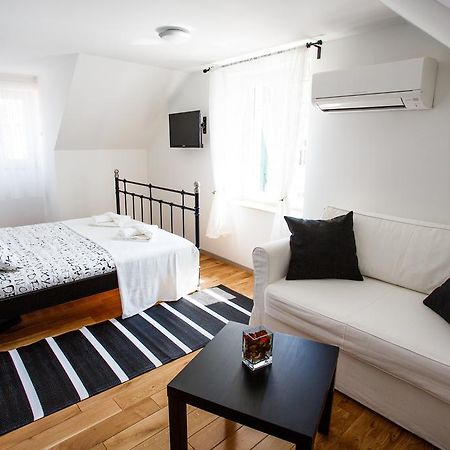 Neva Old Town Apartments Split Eksteriør billede