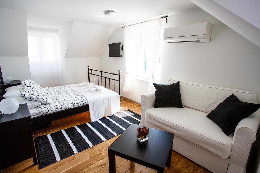 Neva Old Town Apartments Split Eksteriør billede